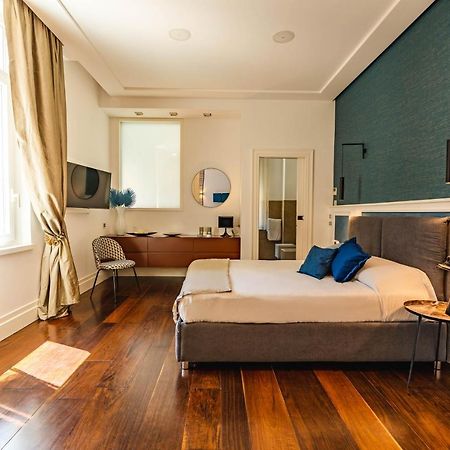 Ad Maiora Boutique Suite เนเปิลส์ ภายนอก รูปภาพ