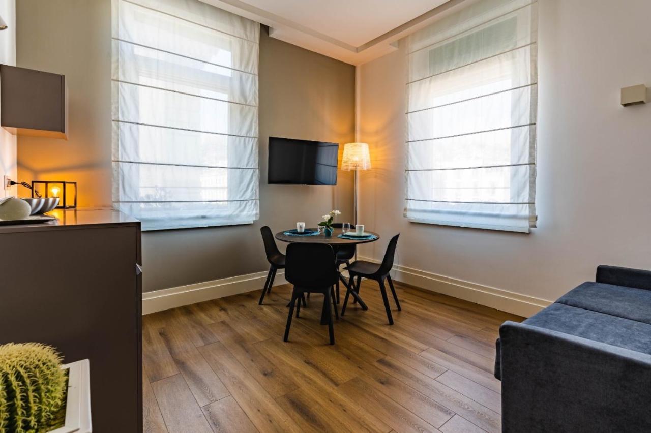 Ad Maiora Boutique Suite เนเปิลส์ ภายนอก รูปภาพ