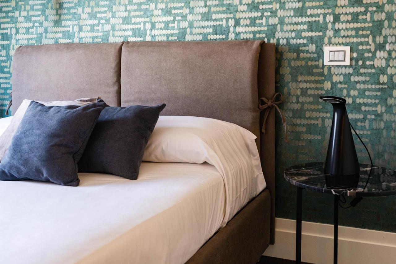 Ad Maiora Boutique Suite เนเปิลส์ ภายนอก รูปภาพ