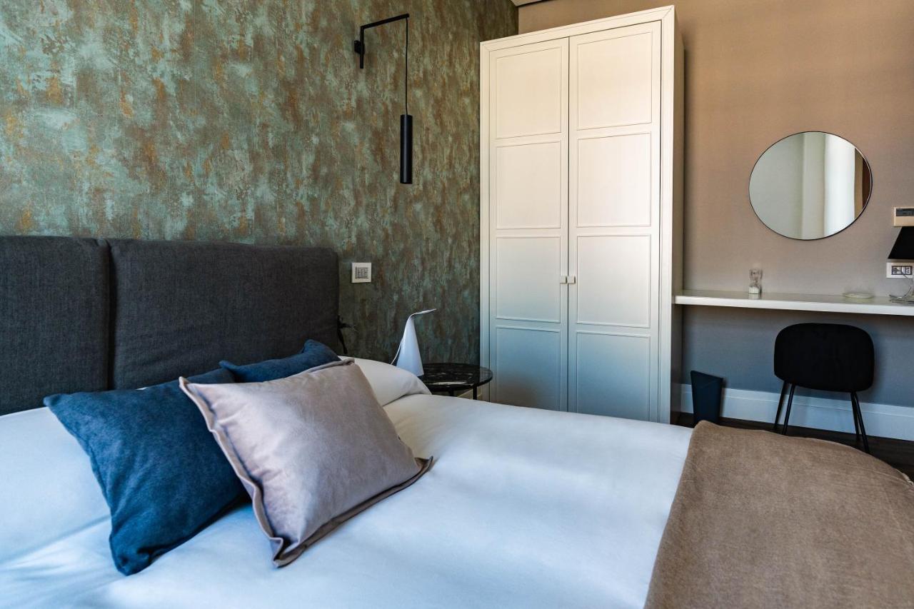 Ad Maiora Boutique Suite เนเปิลส์ ภายนอก รูปภาพ