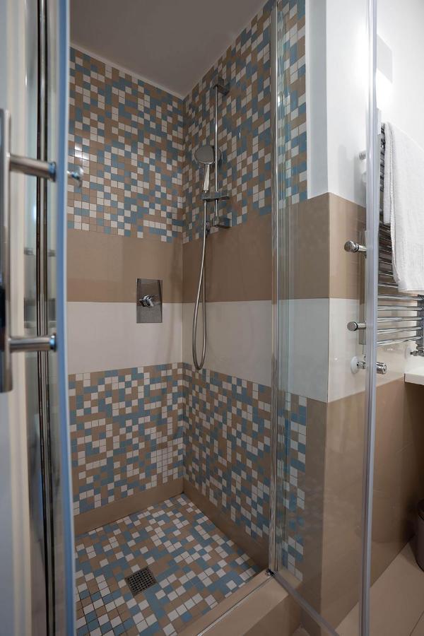 Ad Maiora Boutique Suite เนเปิลส์ ภายนอก รูปภาพ