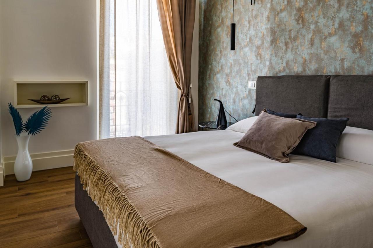 Ad Maiora Boutique Suite เนเปิลส์ ภายนอก รูปภาพ